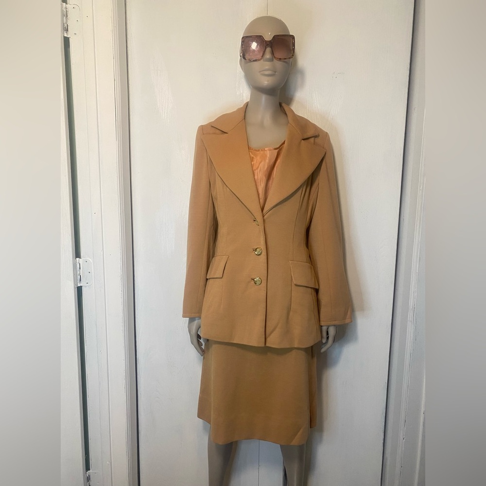 Beautifully tailored vintage camel suit from Saks 5th ave 1970 bow detail